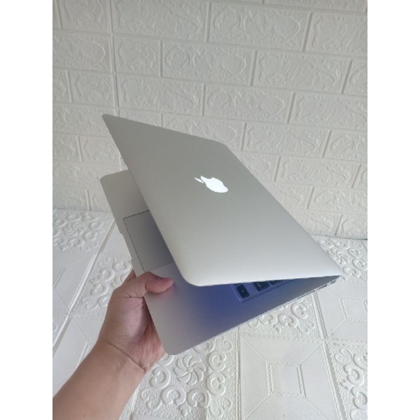 MACBOOK AIR 2017 CORE i5 RAM 8GB SSD 128GB 13 INCHI OS MONTEREY GARANSI