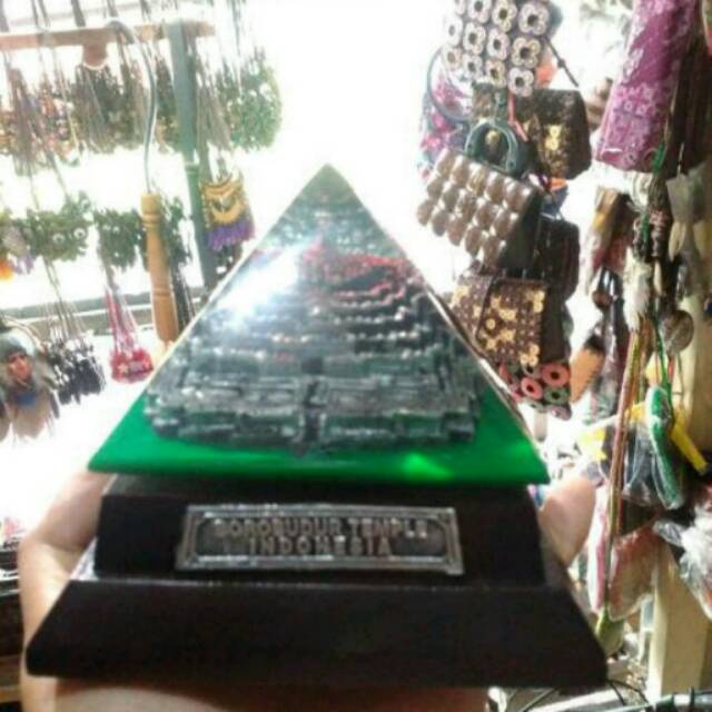 Termurah! Miniatur candi Prambanan/ miniatur candi Borobudur dari kristal harga murah khas jogja