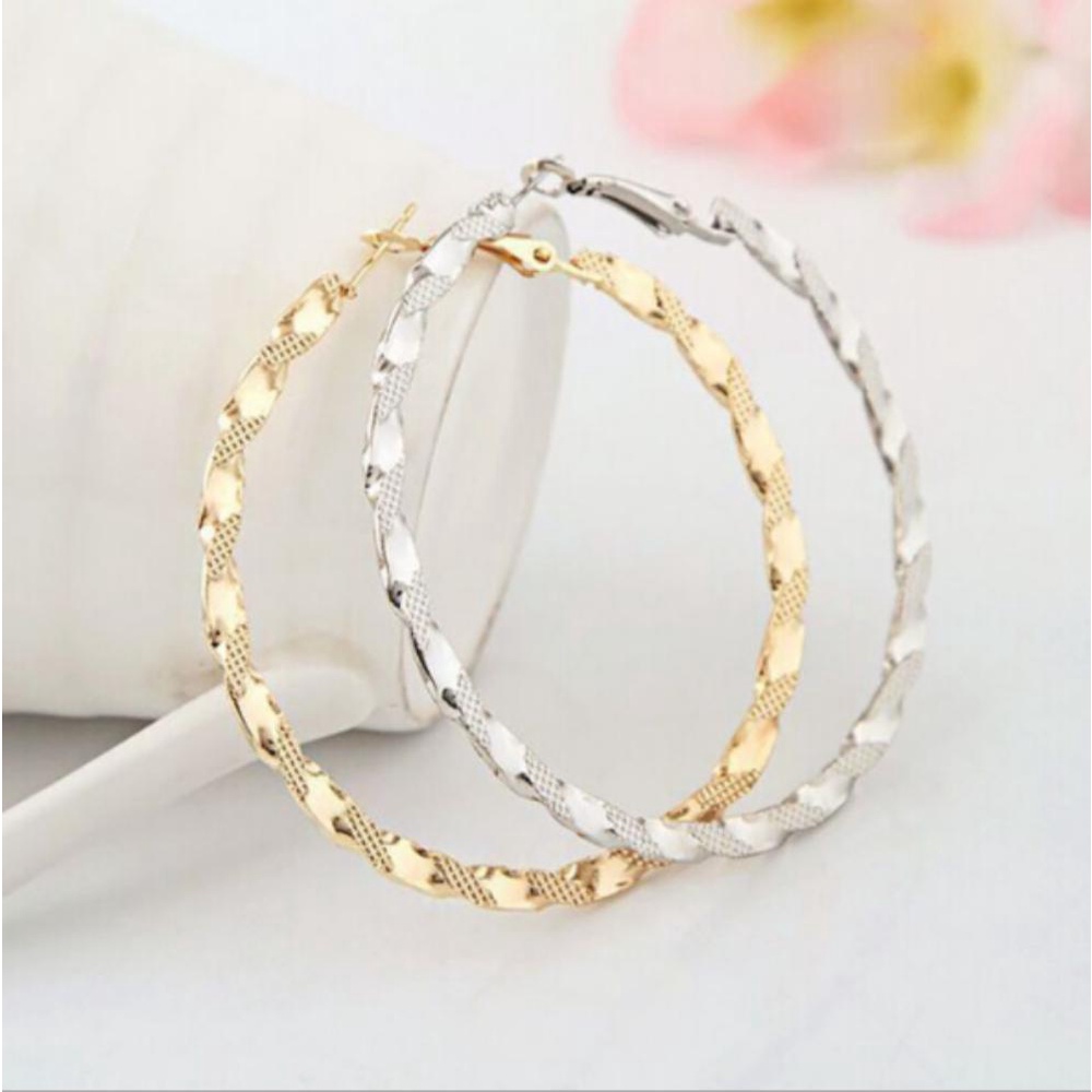 Lily Hoop Earrings Personality Lapis Emas Gadis Perhiasan Tren Berlapis Perak