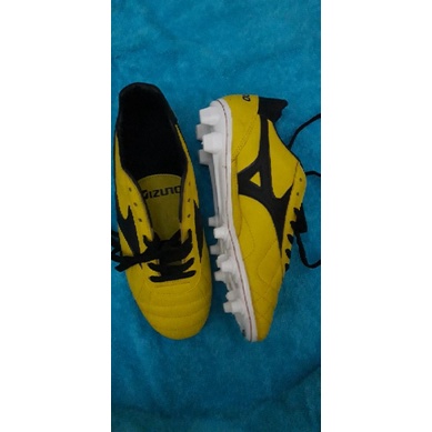 sepatu bola mizuno ( second )