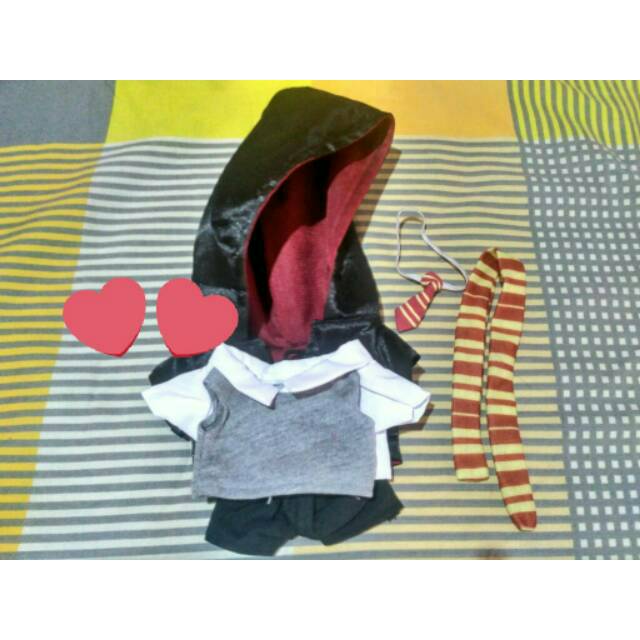 Baju doll "Harry Potter - Gryffindor" Set. Kpop doll clothes 20cm BTS SEVENTEEN WANNAONE DOLL