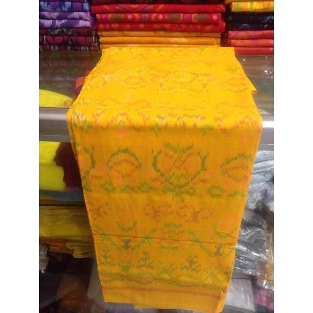 Kamen Endek Warna Kuning