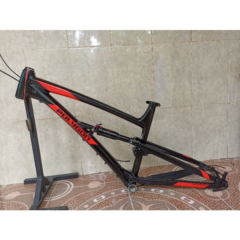 sepeda rangka frame 27.5 polygon siskiu D7 size M bukan siskiu D5 D6 D8 T7 T8