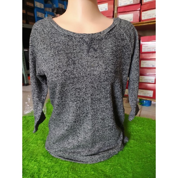 Atasan kaos virginia