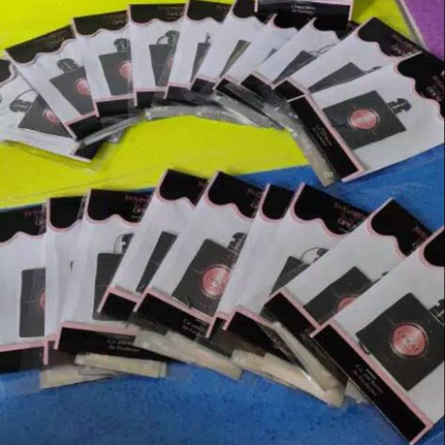 Parfum mobil dengan aroma YSL BLACK OPIUM"