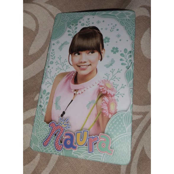 photocard naura katakan cinta