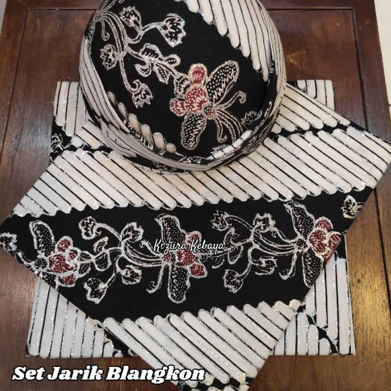 Set jarik dan blangkon