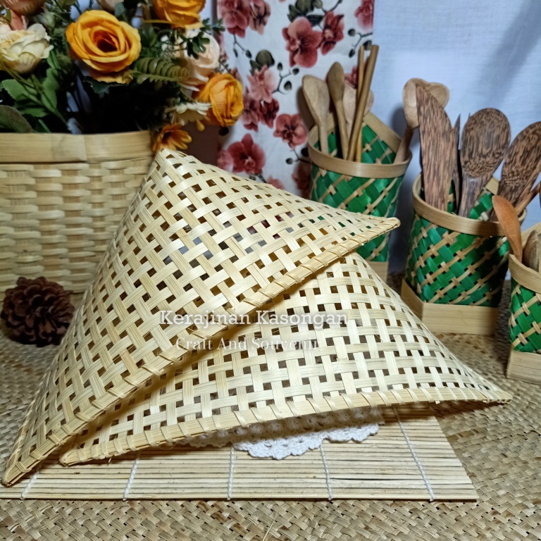 (B002) Pincuk Bambu 24x20cm/Tempat Lauk/Tempat Saji/kue Tart/anyaman bambu