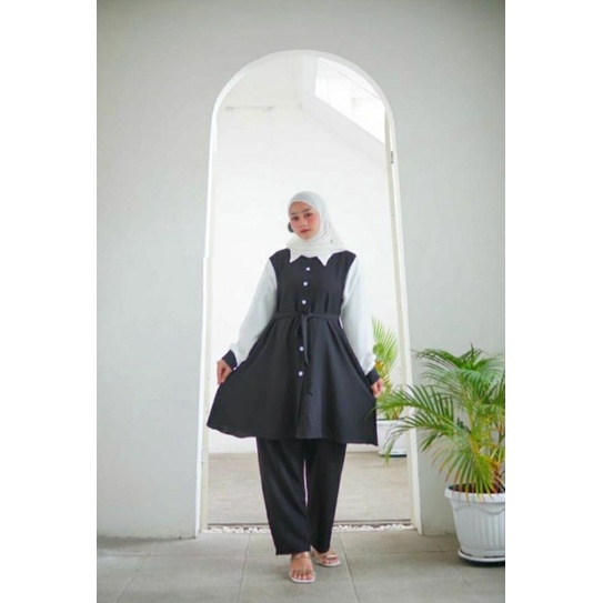 SET CELANA Tunik Putih