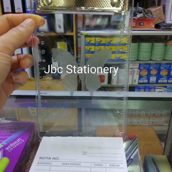 

Diskon Tatakan Bon Kecil/ Clipboard Transparent A6 / Papan Jalan / Alas Tulis Cuci Gudang Awal Tahun