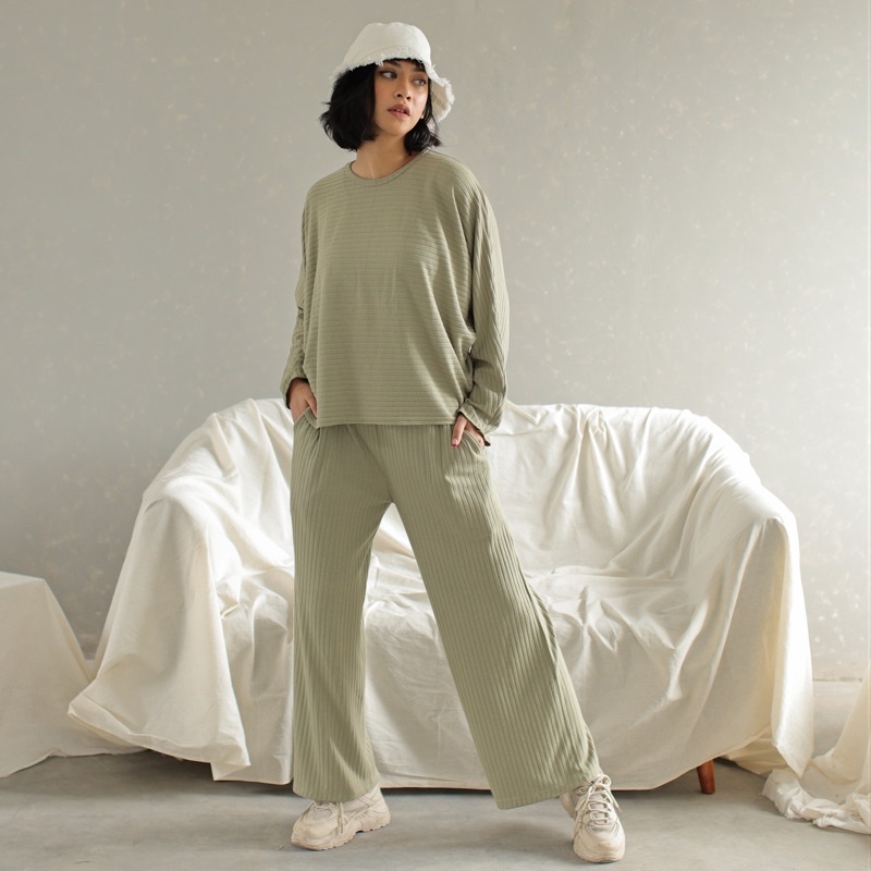 MAGNOLIA COTTON KNIT (ONESET) - by Yellowfacy-Oliv