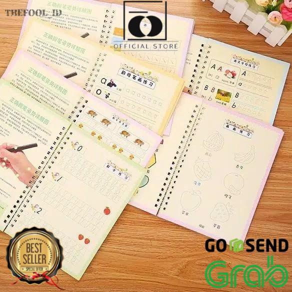

Livro/ Tf 3D Magic Book M9 - 4 Pcs Buku & 4 Bulpen + 20 Refill
