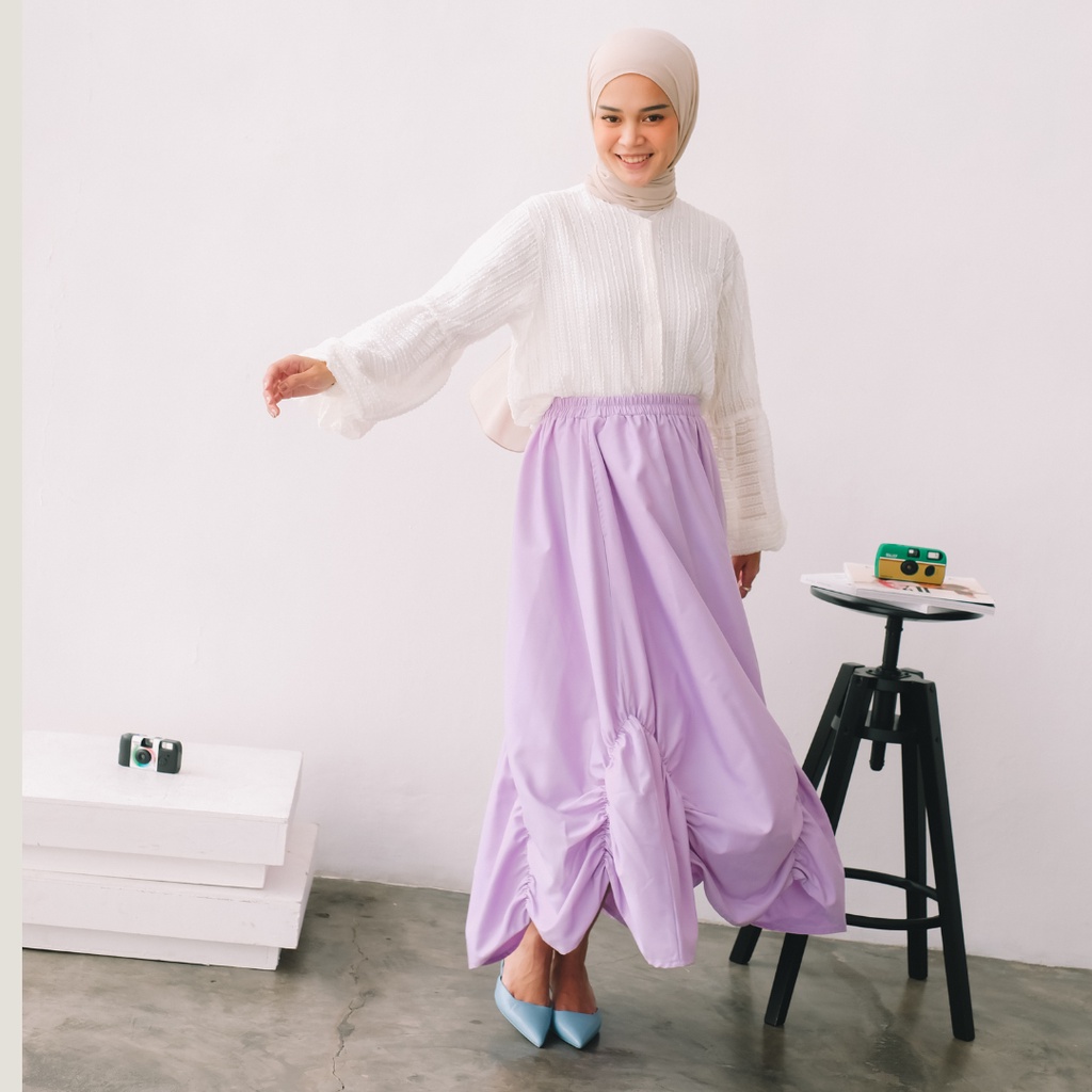 Skirt Basic Venie Gaya Elegan dan Sporty