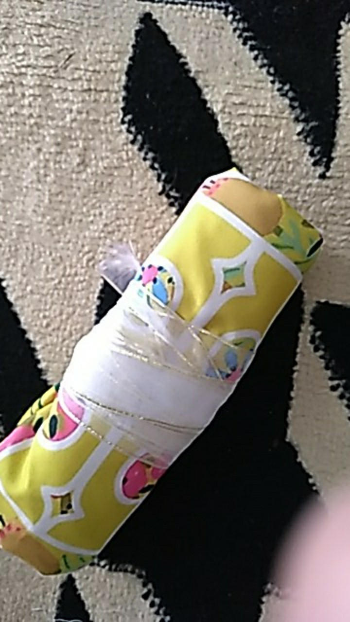 Cover Sarung Bantal Sofa Motif Brand Wanita 40x40cm - Pusat Kado Murah