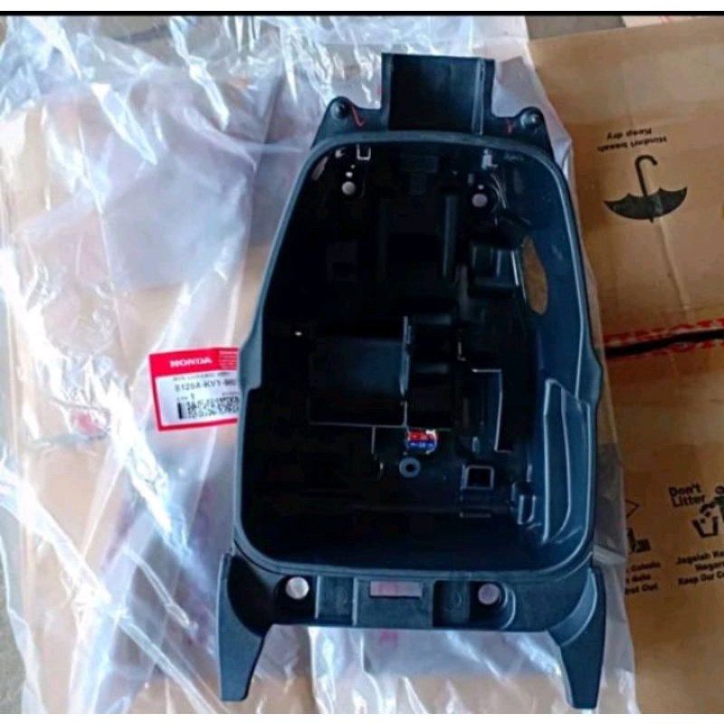 Box bok aki accu bagasi bawah jok beat karbu ori