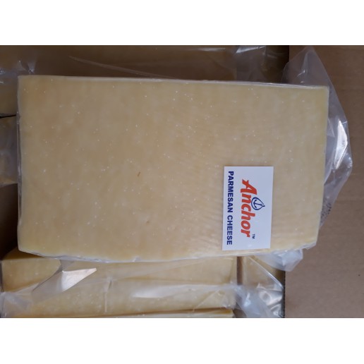 Keju Parmesan Blok Anchor