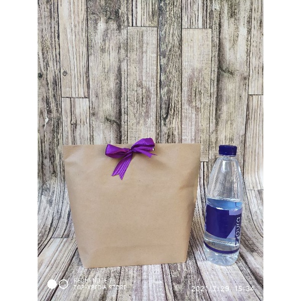 

Paperbag Kantong kraft coklat P26 x Lbawah 8 x T23 pengunci pita