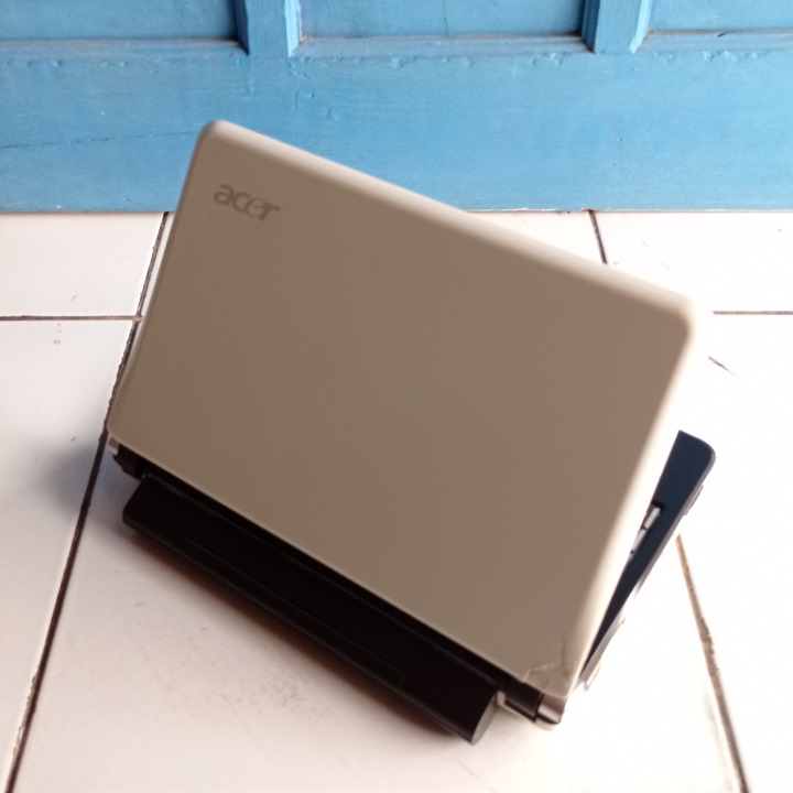 Acer Aspire One Putih hitam10 inch HDD 160GB Windows 7 Netbook Second Bekas Murah