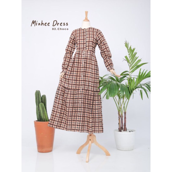 Minhee Dress By Etuzi