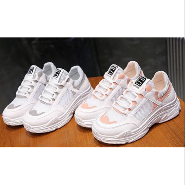 Sepatu sneakers qc. A06