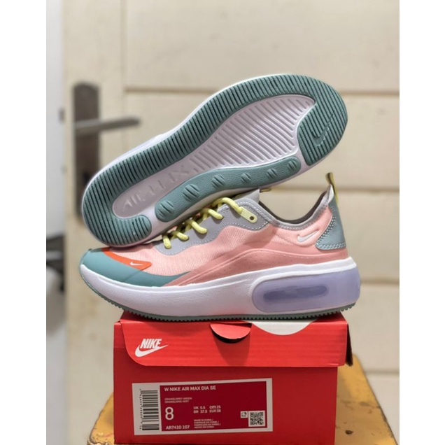 SEPATU WANITA NIKE AIR MAX DIA