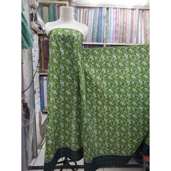 kain batik katun warna dasar hijau