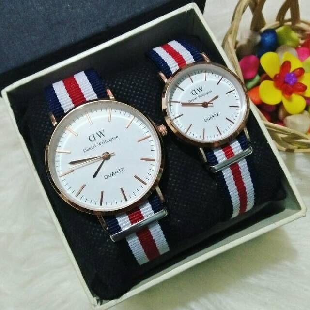 JAM TANGAN DW COUPLE DWC010-002