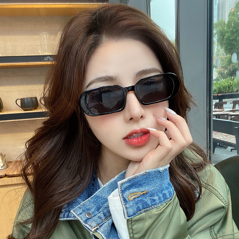 KACAMATA KM04 KACAMATA HITAM Wanita/Pria Sunglasses Kacamata Hitam Abu Bingkai Hitam Anti-UV Kacamata import Kacamata Hitam Pezavin Gaya Eropa Dapat Dipakai Wanita Maupun Pria KACAMATA SEGIEMPAT