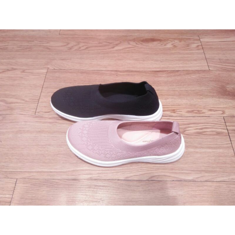 Sepatu sneakers wanita bata original