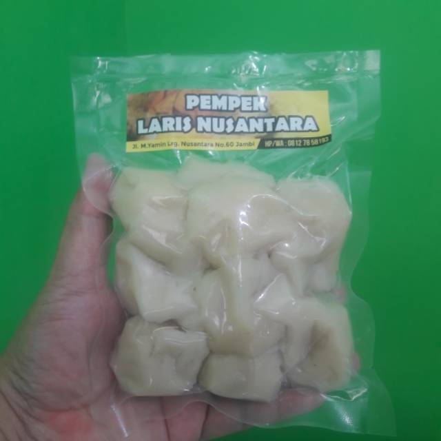 

Pempek khas palembang. Telur 10 pcs