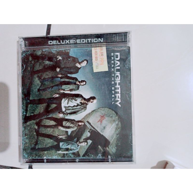 CD lagu Daughtry