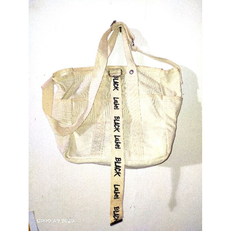 

TAS KANVAS BLACK LABEL