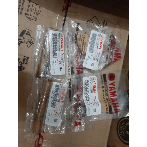BOS+BEARING SWING ARM SET  VIXION 2012 ORIGINAL 100%YAMAHA.