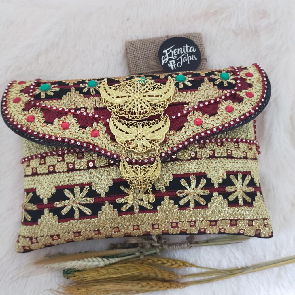 Clutch Tapis Motif Bintang