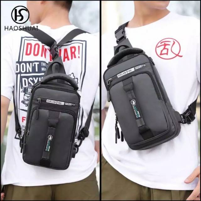 Tas Selempang Dada Casual Multifungsi USB Port Charger