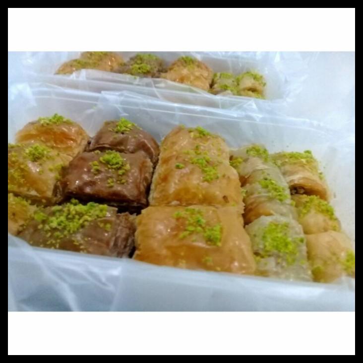 

DISKON TERBATAS !!! TURKISH BAKLAVA MIX 350 GR TERLARIS