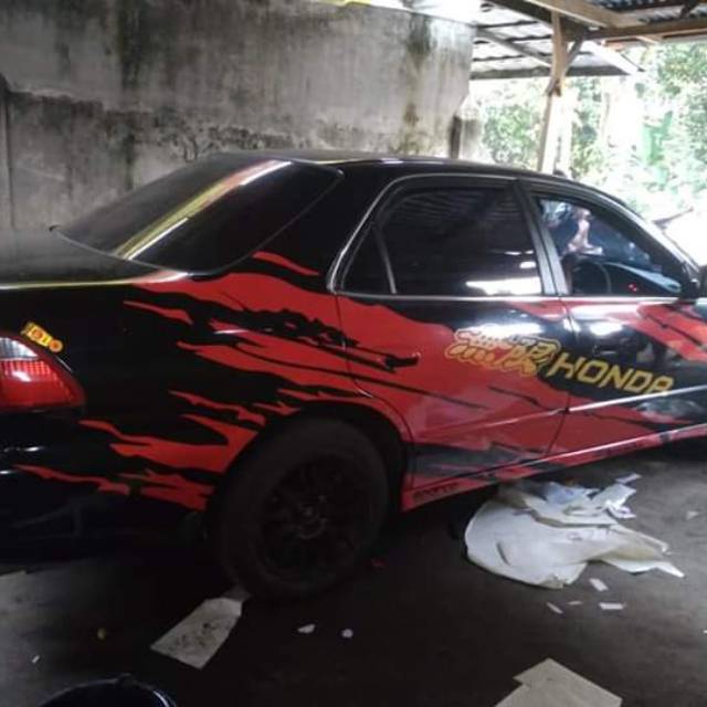 Cutting sticker mobil sedan