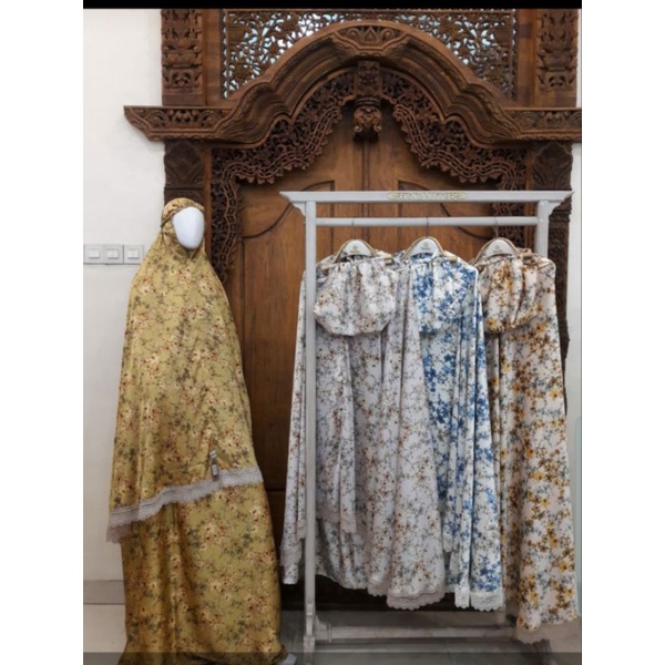 Mukena Satin Bunga Renda by Qonita Batik