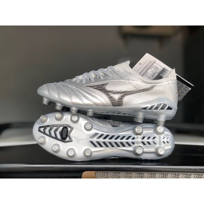 Sepatu Bola Mizuno Morelia Neo 3 Beta Silver