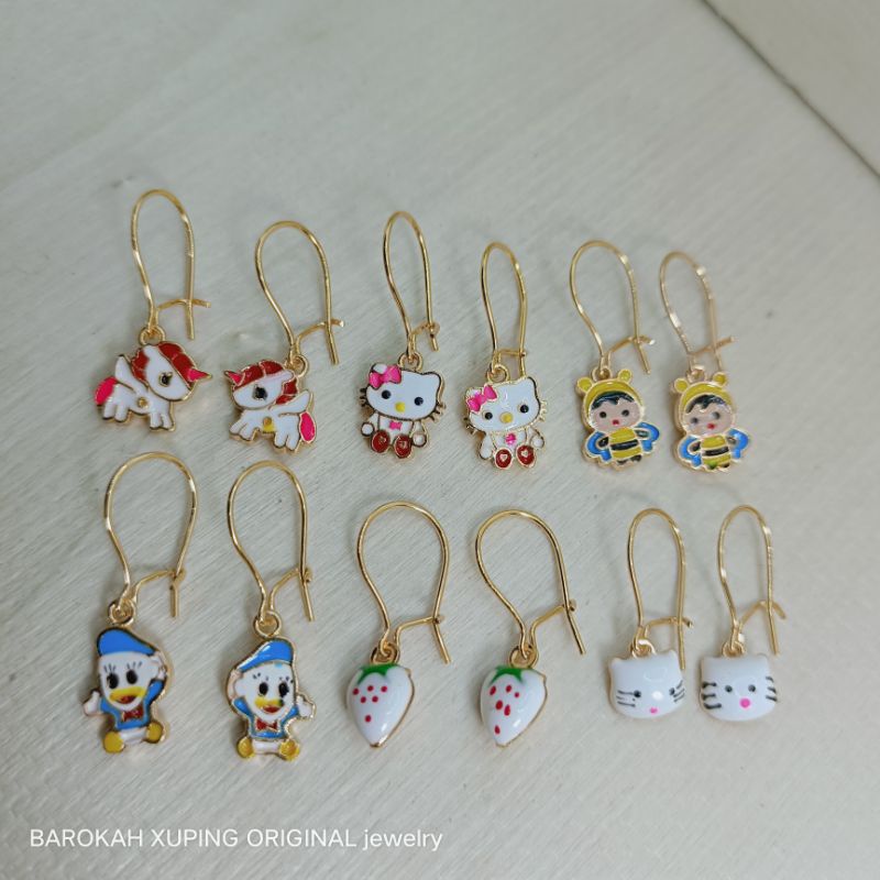anting anak anting karakter anting strawberry anting helokity anting kudaponi anting Donal bebek  la