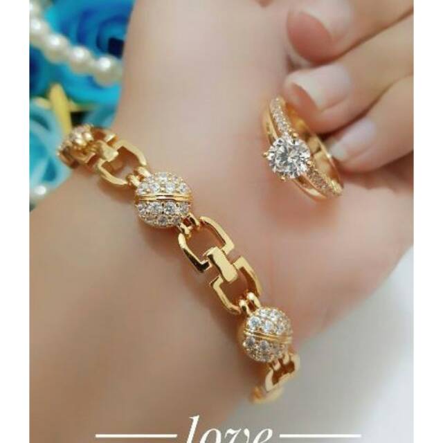 Paling Bagus 28 Gambar Cincin  Dan  Gelang  Richa Gambar