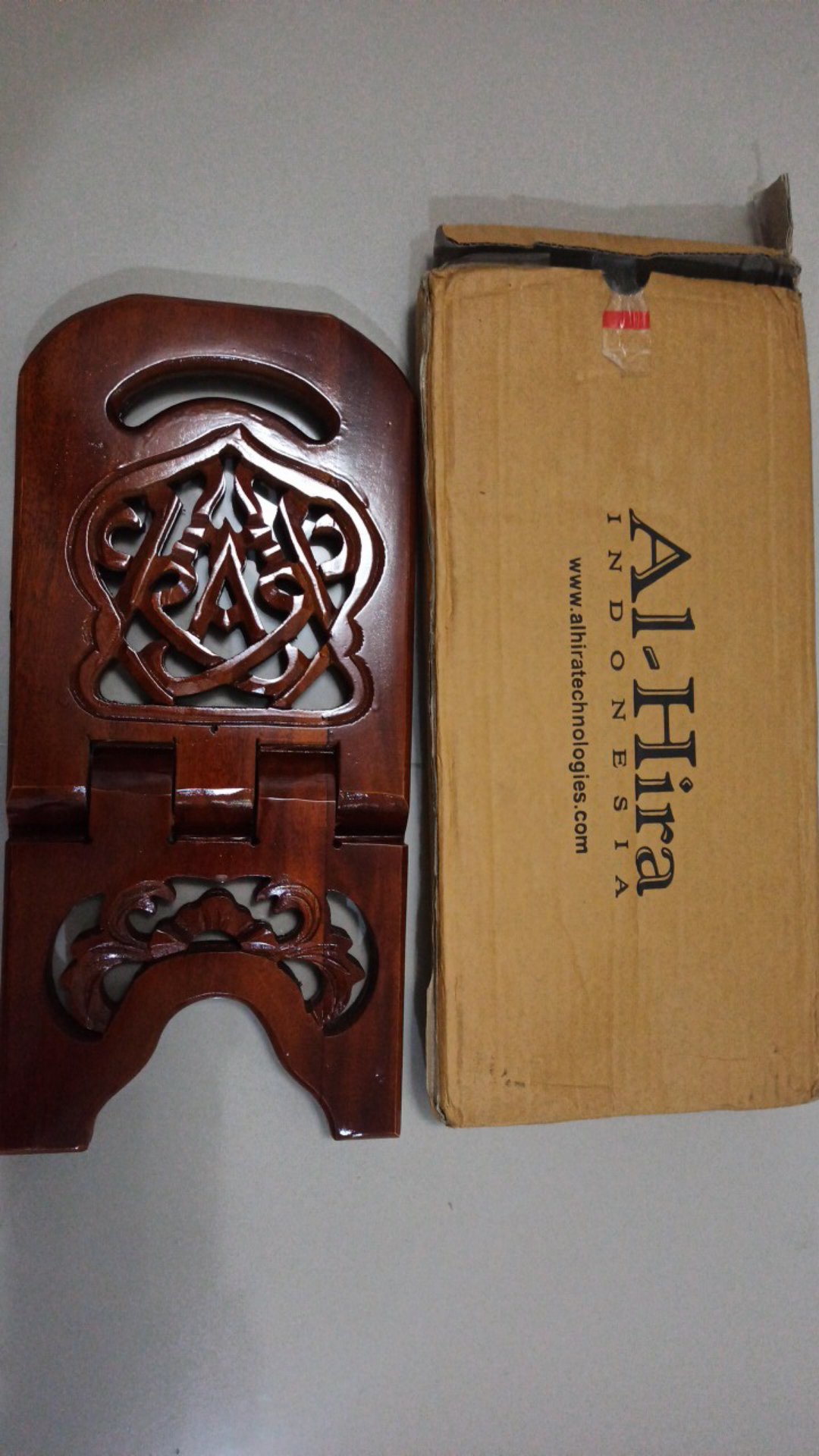 Promo Rekal / Tatakan Al Quran Kayu Mahoni Kaligrafi 18 Cm