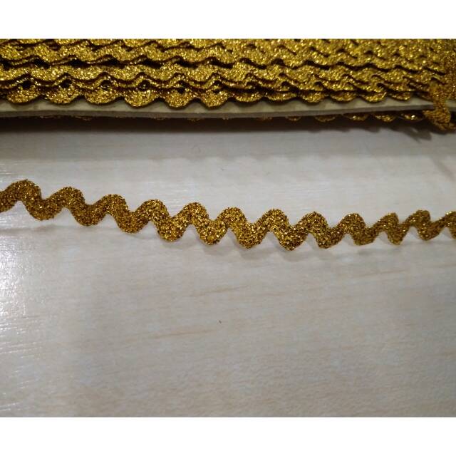 RD09 Renda Gold Motif Gelombang