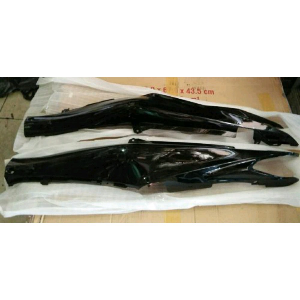 Cover Body Jupiter Z 2010 Robot Salib Hitam