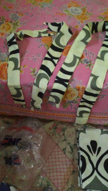 Gorden Tirai Motif Club Bola Mu Barca Juve Hitam Merah/ Ukuran Panjang 210 Cm Lebar 140 Cm. Smokring