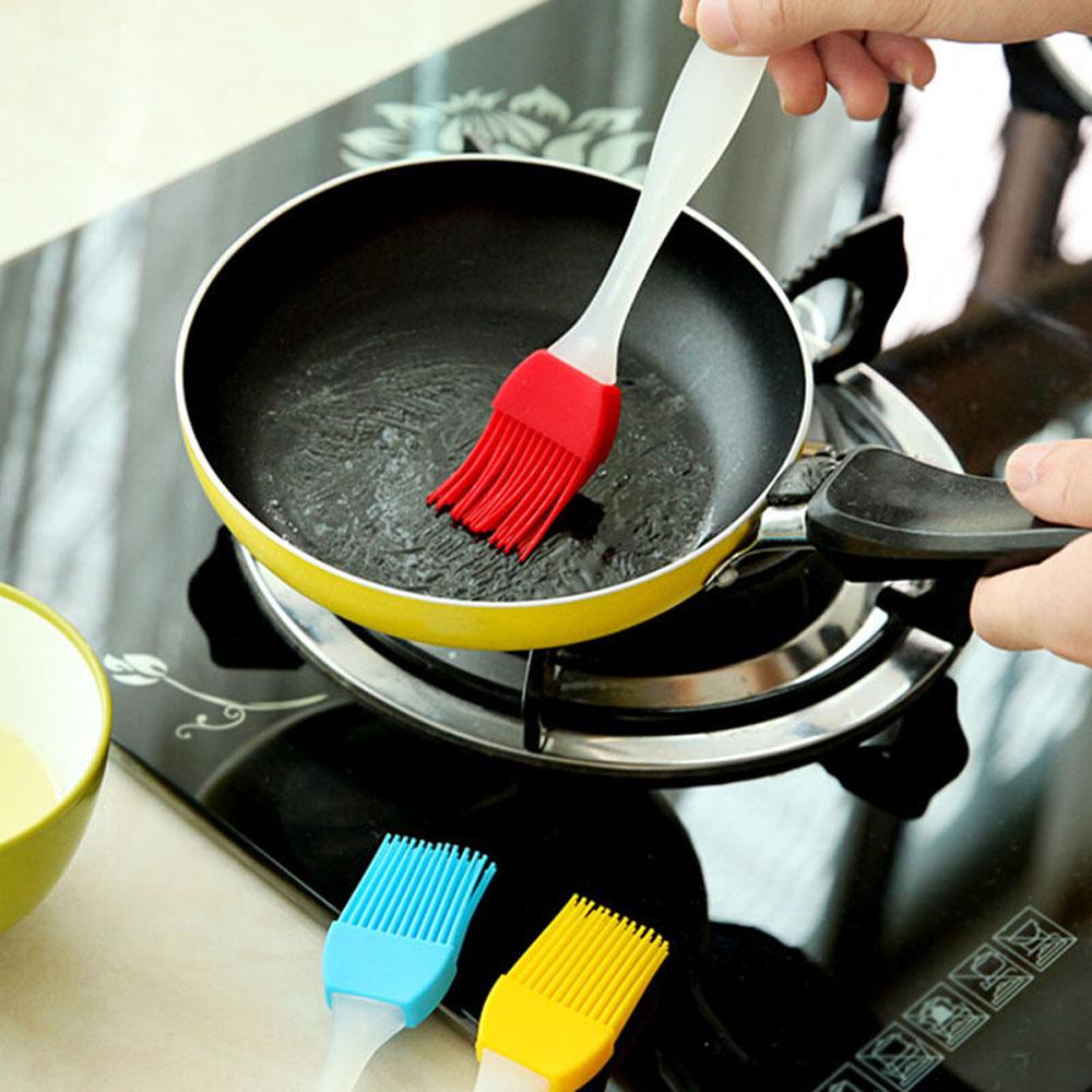 Populer 4pcs Warna Random BBQ Basting Oil Brush Colorful Cooker Cream Non Stick