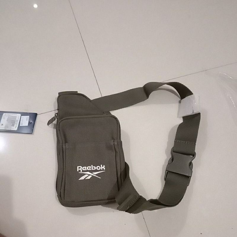 Reebok CL FO Small Sling Bag ARMYGR