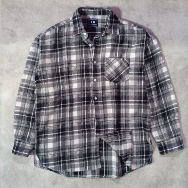 Kemeja Flanel Storage the ground