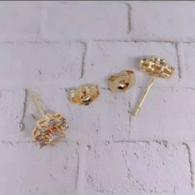 Anting tusuk mata2 gold