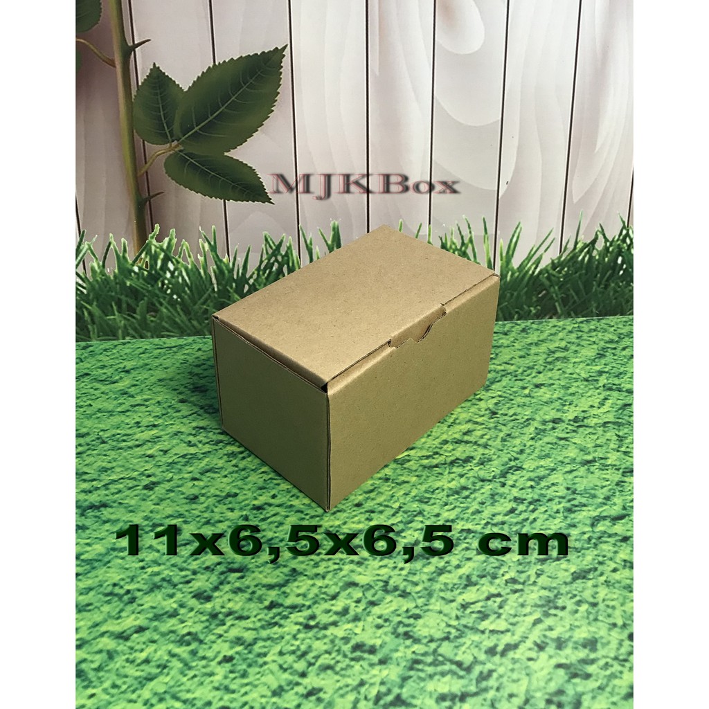 

Kardus uk. 11x,6,5x6,5 cm...die cut box kotak Souvenir -dll